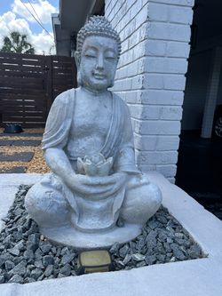 Buda statue and fountain