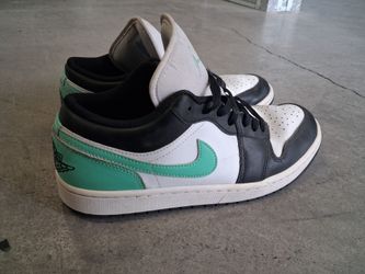Jordan 1 Low Green Glow – Men's Size 9 – 553558-131