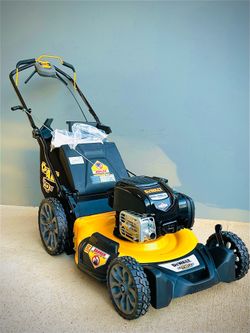 Brand new dewalt 21 in. 163cc Briggs and Stratton 725Exi Engine Rear Wheel Drive 3-in-1 Gas Self Propelled Walk Behind Lawn Mower