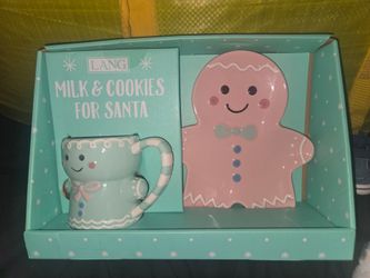 Lang pastel Christmas gingerbread man milk and cookies mug and plate set in a teal box