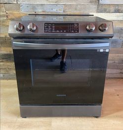 SAMSUNG DARK STAINLESS STEEL SLIDE IN GLASSTOP STOVE CONVECTION OVEN.....$ 350