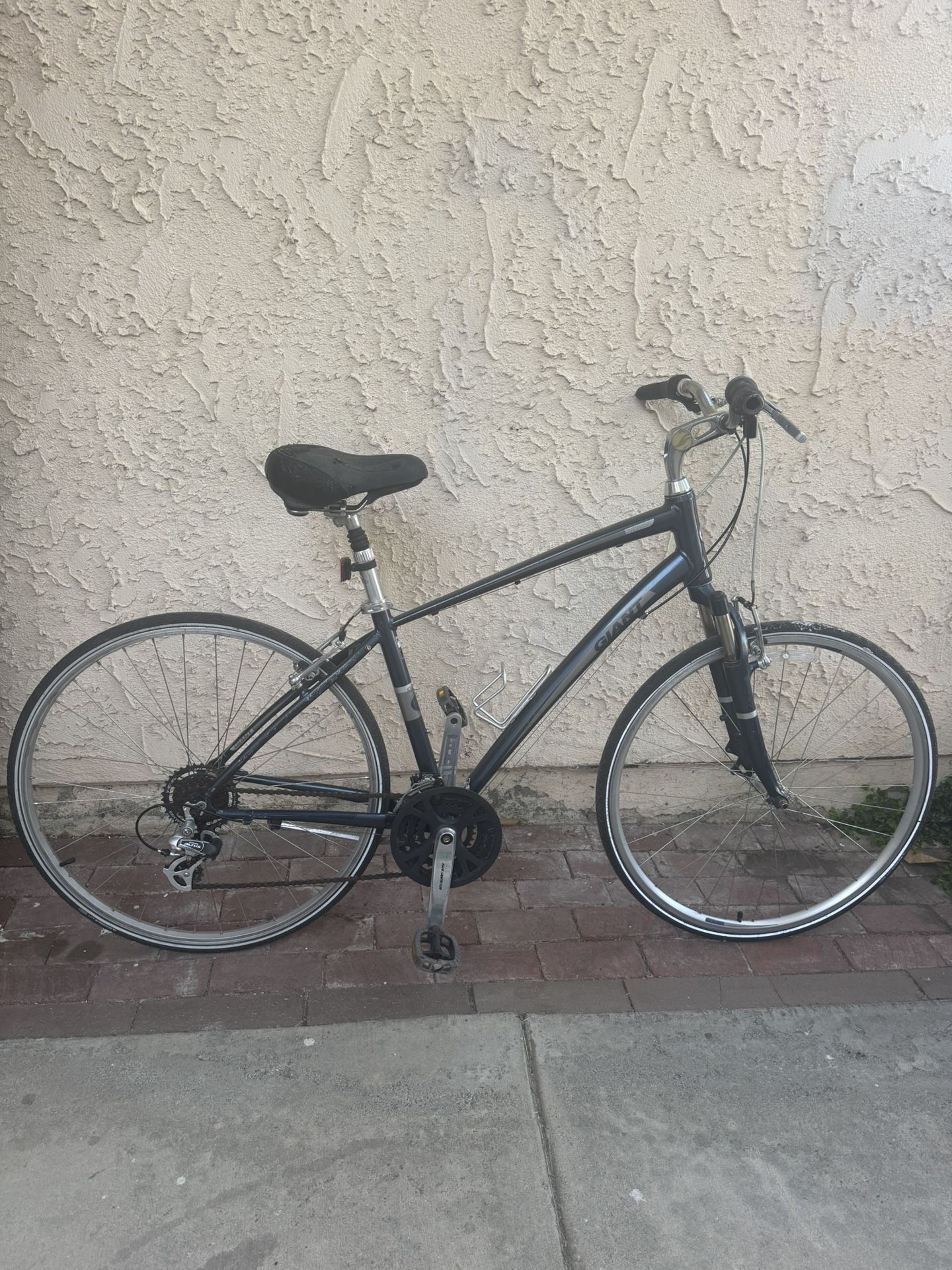 Giant Cypress Hybrid Bike