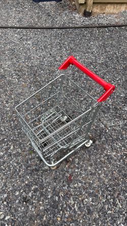 Melissa and Doug shopping cart