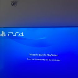 Ps4 pro (2 Controllers, 4 Popular Games)