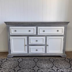 4-drawer dresser with two cabinets - FREE DELIVERY
