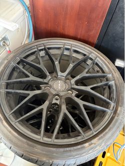 They came off 2005 Benz compressor 18 inch rims