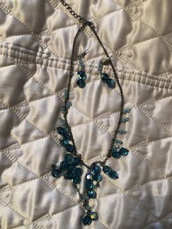 Turquoise beaded earrings and necklace