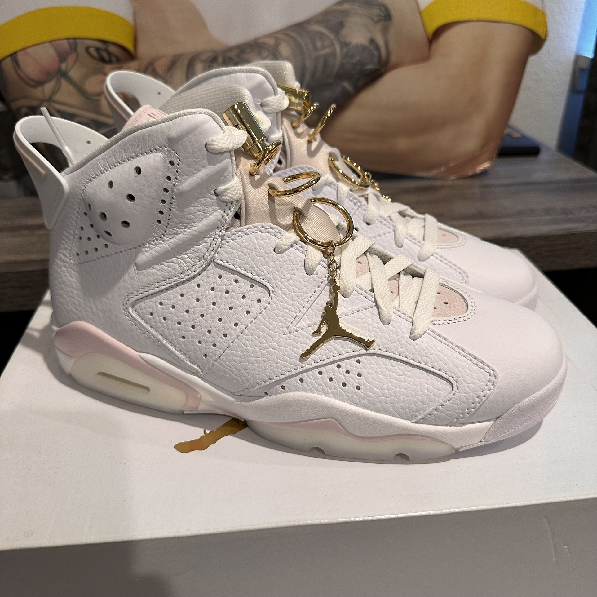 Brand New Womens Jordan 6 Retro Gold Hoops Size 8