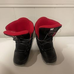 DC Youth Snowboard Boots Size 6 Kids