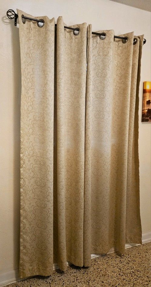 Set of Beige Embossed Curtains 50 x 84