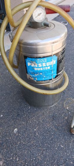 Pressure  duster for bugs