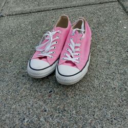 Pink Converse Sizes : Womens:8 Mens:6 