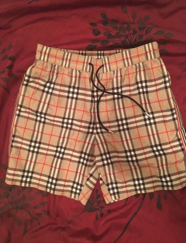 Burberry shorts size small