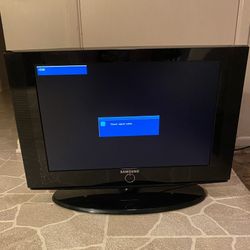 Samsung 22 Inch TV with Remote