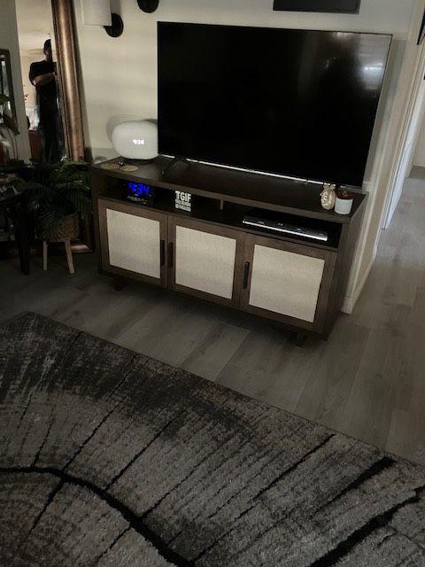 TV Cabinet Stand/Consule