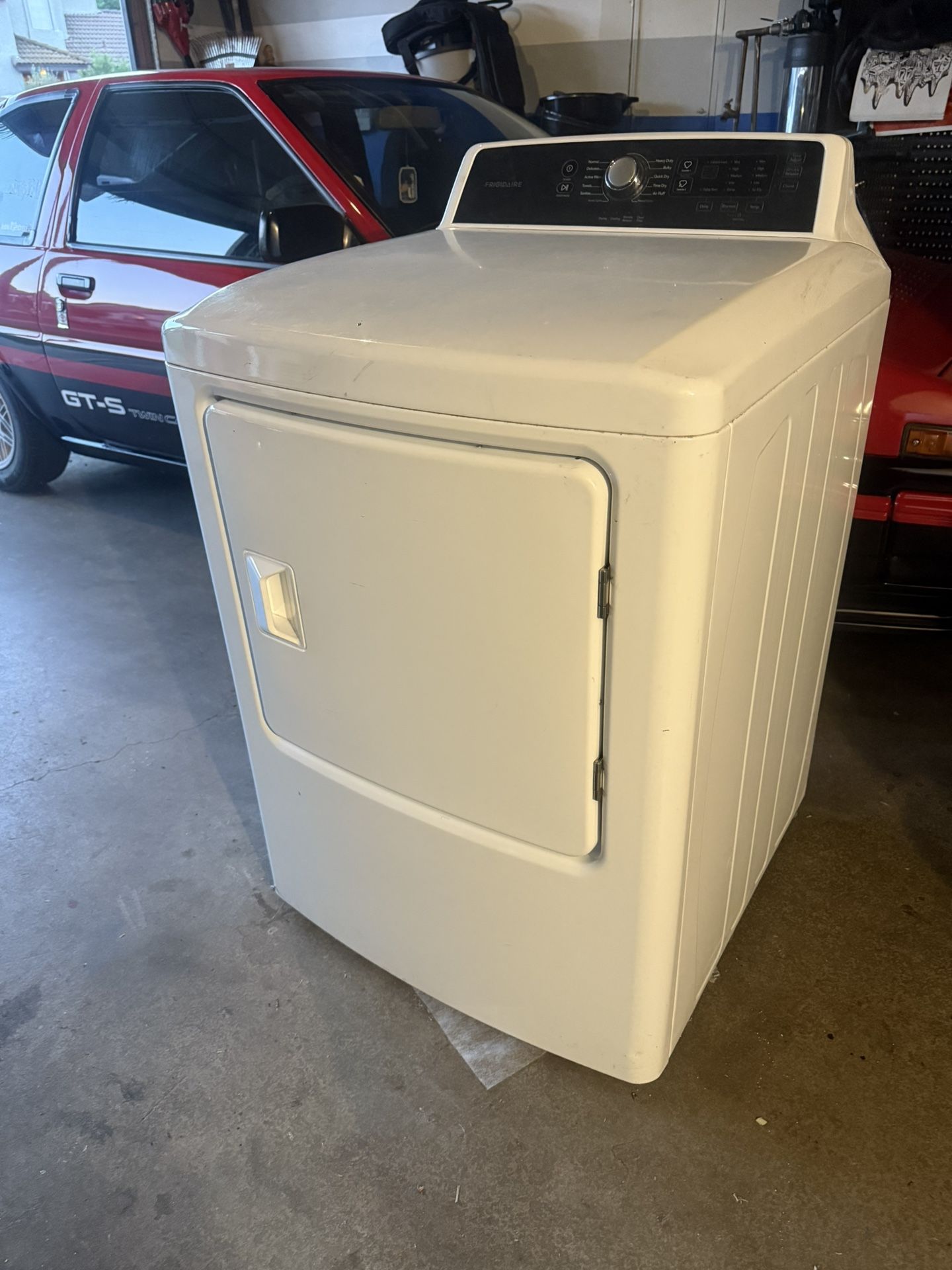 DRYER FRIGIDAIRE. GAS