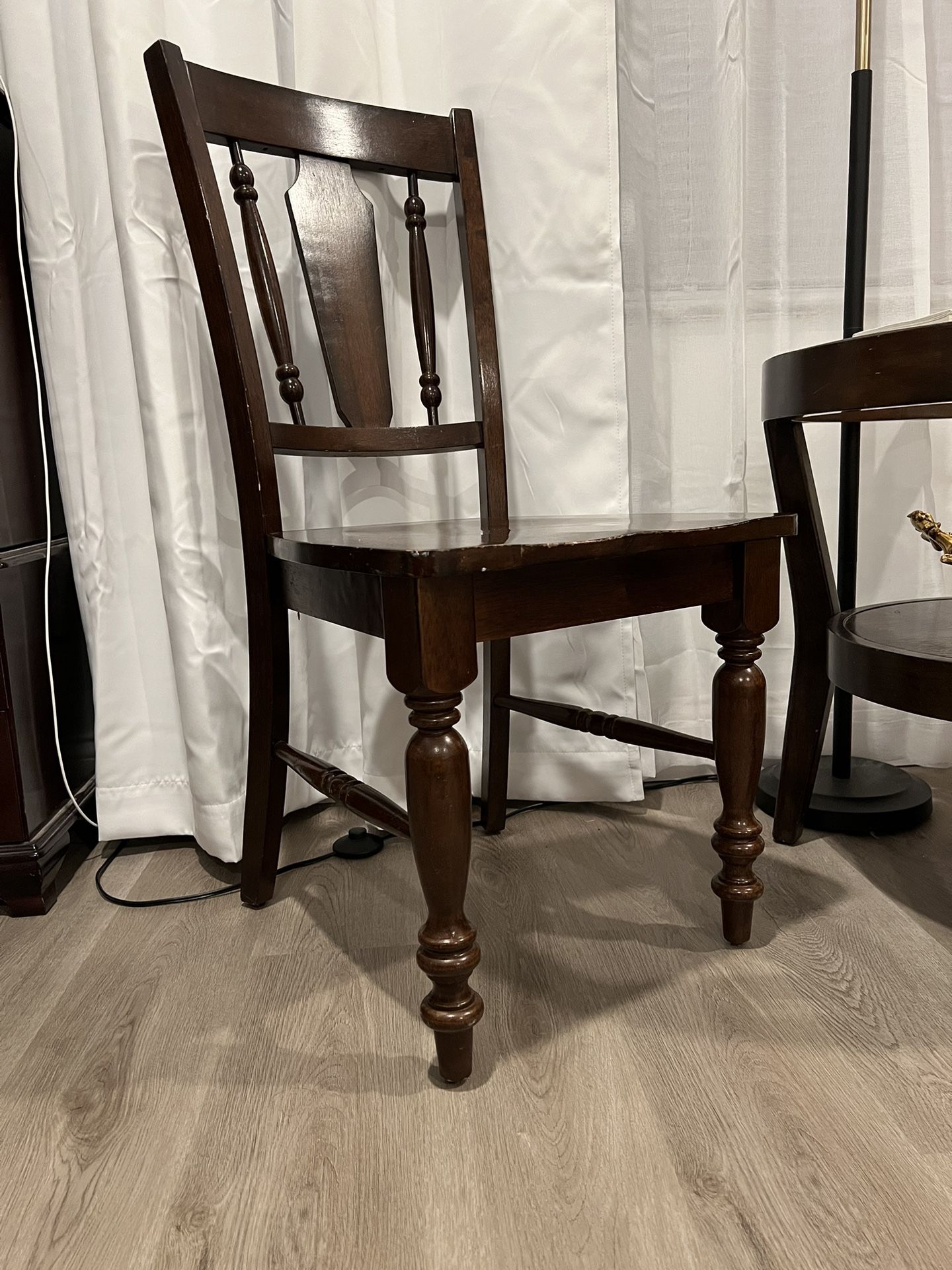 4 Identical Solid Wood Chairs Mahogany Finish 