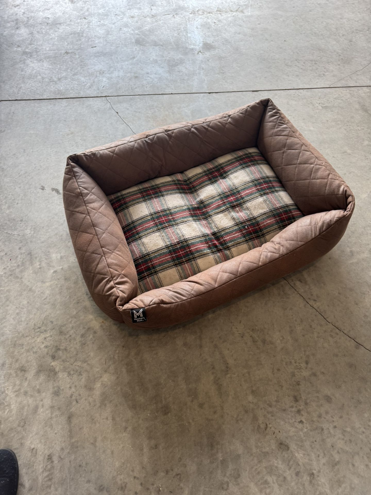 House For Dog And Bed