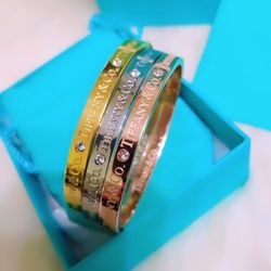 Tiffan /co set Bangles