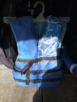 Brand new adult medium but small life jacket