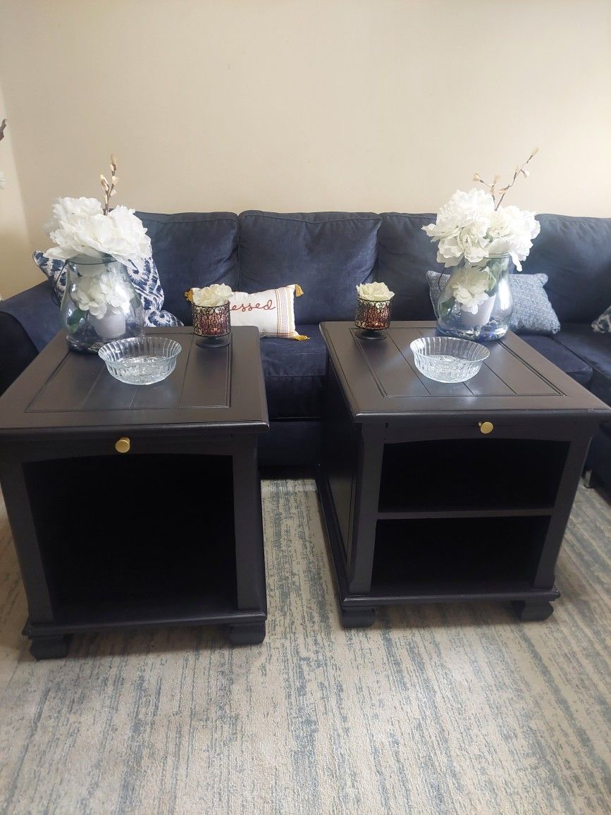 Black End Tables/Nightstands Set