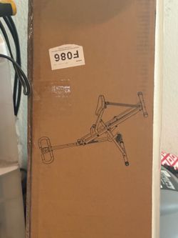 Squat rider machine