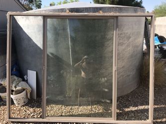 Picture Window With Active Sliders On Each End