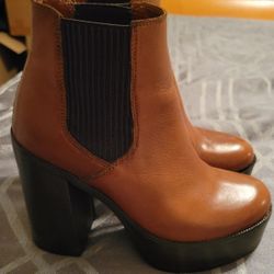 Steve Madden Size 7 Geanna Leather Chunky Heal Platform