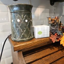 Scentsy Morocco Wax Warmer Electric Dark Sage Green Working 2x 25 W Bulb