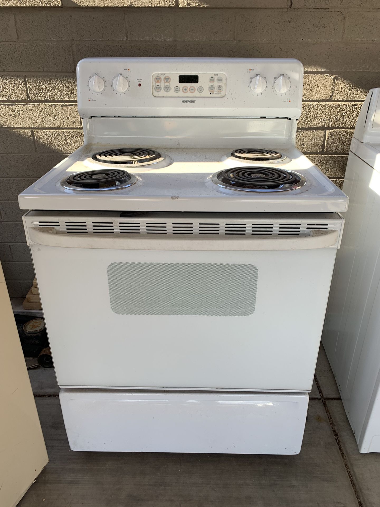 HOTPOINT electric stove for Sale in Tucson, AZ OfferUp