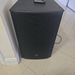 it)
Electro-Voice EKX-15P 15″ Two-Way Powered Loudspeaker