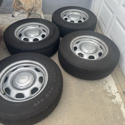 245/70R17  ADVANTA    HTR-800 Tires 🛞 