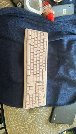 Logo tech keyboard battery operated