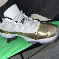 Jordan’s 11s 