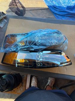 PASSANGER SIDE ONLY!!! 99-04 Ford Mustang Black Housing Headlight HEADLAMP Right