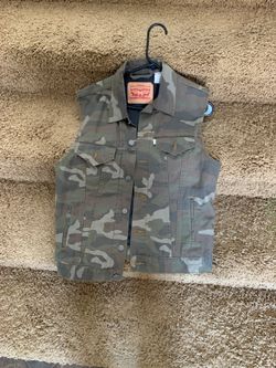 Levi’s men’s vest