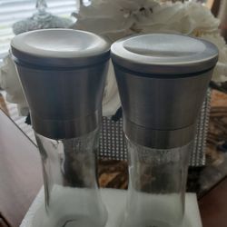 New Stainless Steel Salt and Pepper Grinders $5