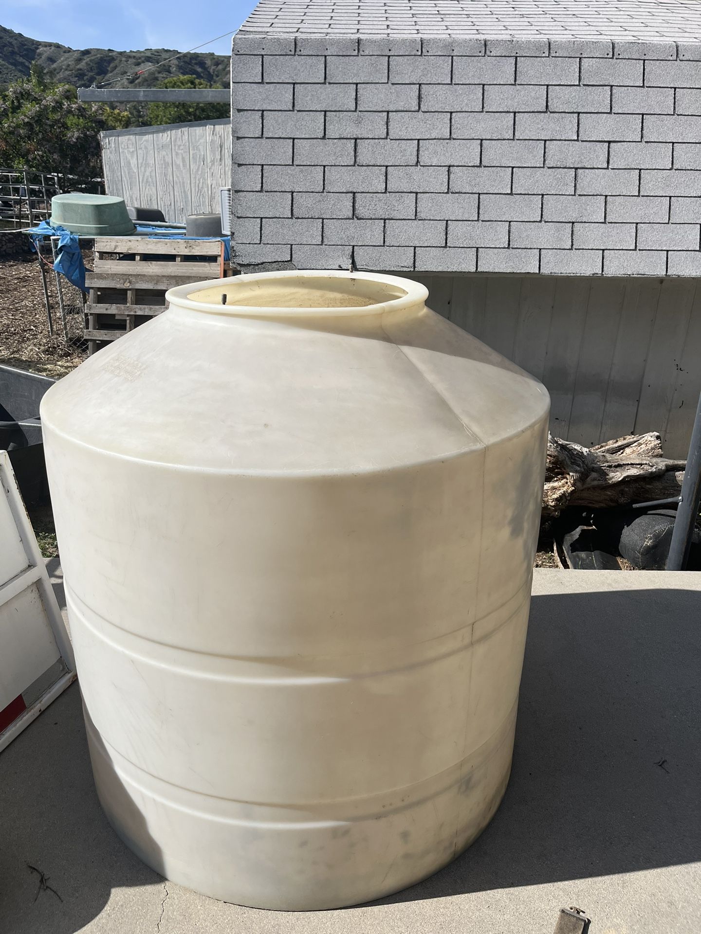 250 Gallon Water Tank