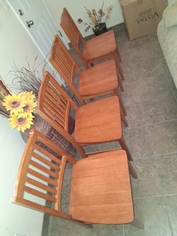 4 Wooden Chairs