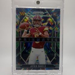 2024 Panini Prizm - Prizmatic Jayden Daniels #3 Refractor Green Wave Prizm (RC)