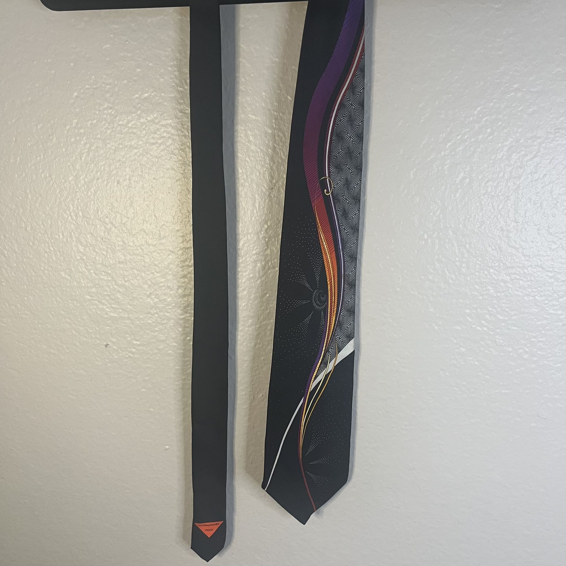 Vitaliano Pancaldi designer tie. 60 inch long