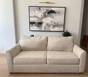 Modern Cream Sleeper Sofa – Stylish Pull-Out Bed, Great Condition