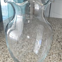 CLEAR GLASS FLOWER VASE 8 INCHES TALL
