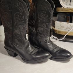 Women's Ariat Boots - Size 8