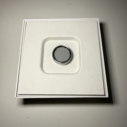 Oura Ring 4 Silver Size 12 – Brand New – Complete Box & Charger