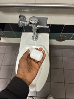 airpods pros