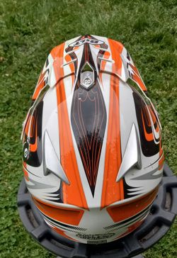 Large dirt bike helmet