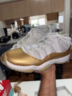 Jordan 11 low “Mother’s Day”