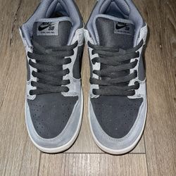 DS • No Box • Nike SB Dunk “Smoke” • Sz 9.5 