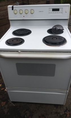 Magic Chef. Electric